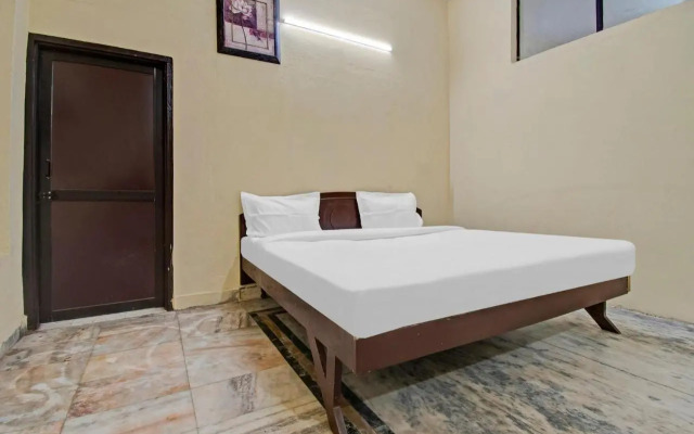 OYO Flagship 70280 Hotel Raj Baag
