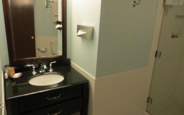 The Mammoth Creek Inn