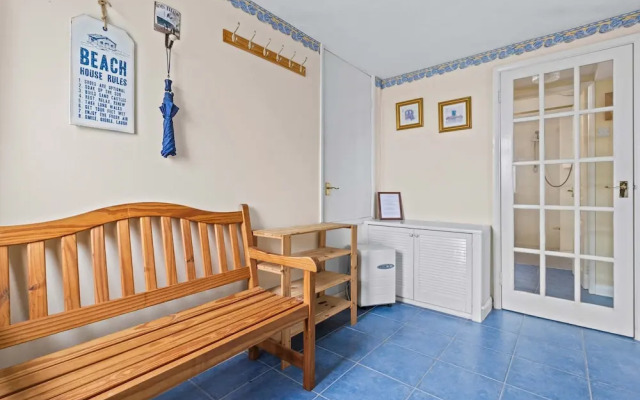 The Coastal Crab - Family-friendly Three-bed Beach House in Pevensey