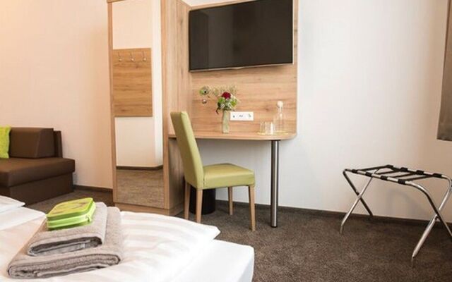 Outlet Hotel