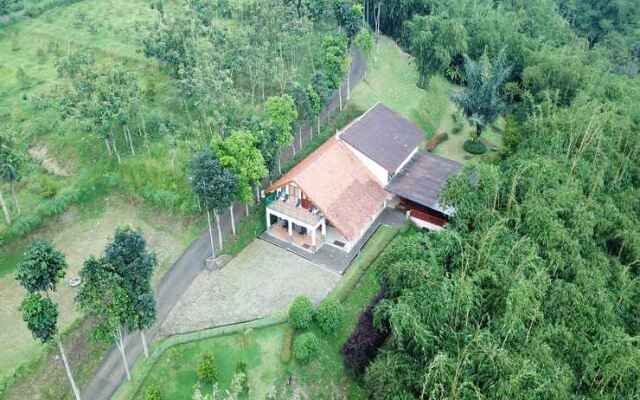 Camp Hulu Cai Resort