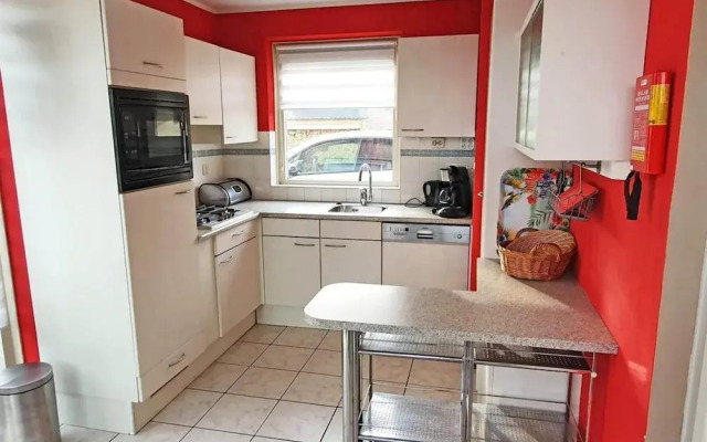 Appealing Bungalow With Garden