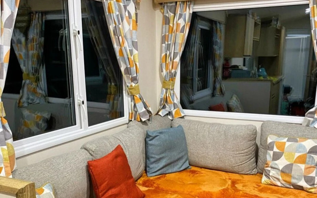 Lovely 2-bed Chalet in Prestatyn