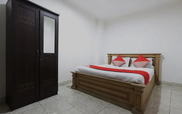 OYO 188 Nely Murni Residence