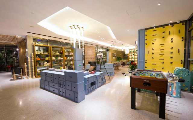 Atour Hotel