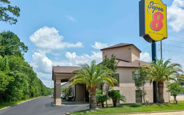 Super 8 by Wyndham Diberville Biloxi Area