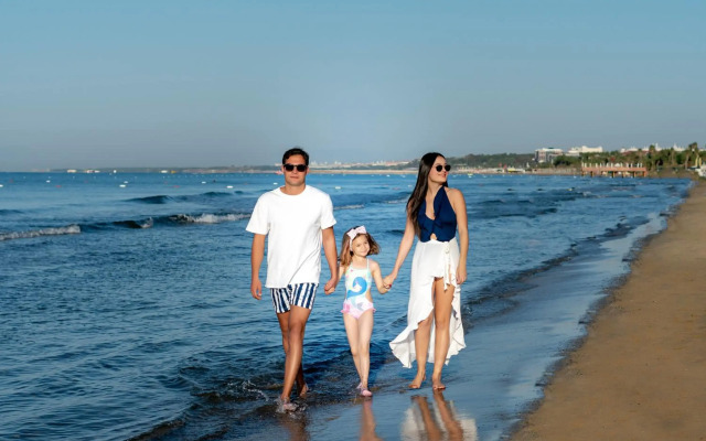 İz Flower Side Beach Hotel