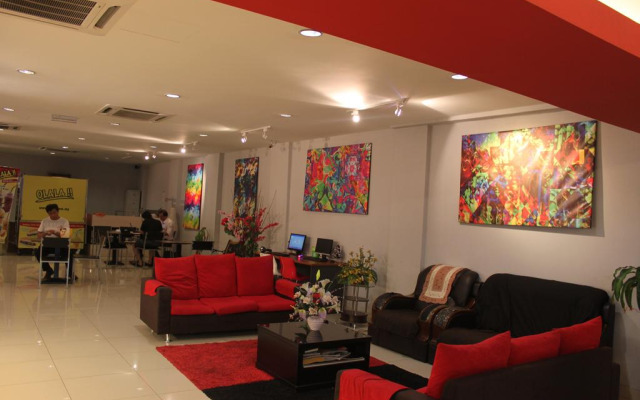 Super OYO 761 City Hotel