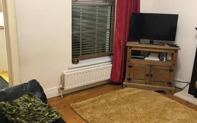 Cosy Urban 3-bedroom Terraced House in Derry