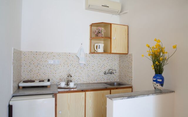 Cyclades Hotel & Studios