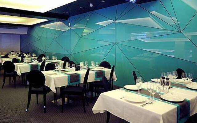 Plaza V Business and SPA