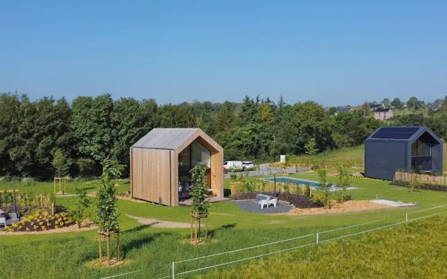 Romantic Holiday Home With Shared Pool