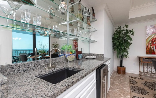 Phoenix Ix 1506 2 Bedroom Condo