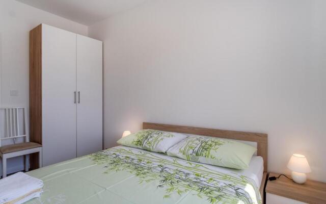 Apartment Mirna