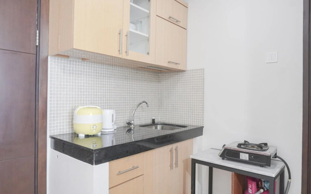 Comfort And Cozy 1Br At Sky Terrace Apartment