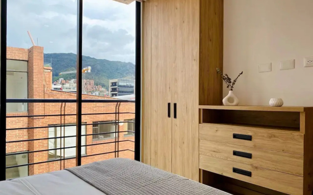 w Illustrious 2BR w Street View in Chapinero
