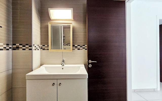 Phaedrus Living Ledras Residences 102