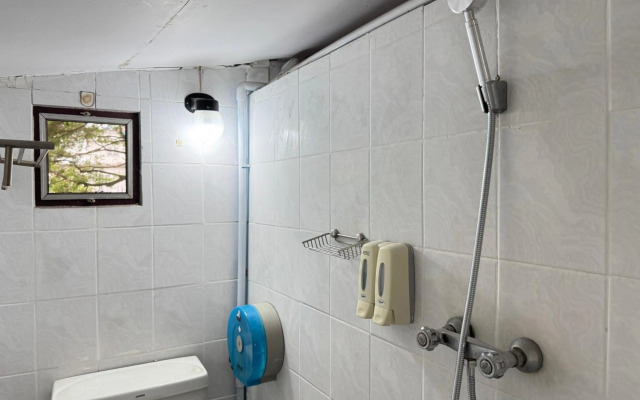 Collection O Khu Mueang near Tha Phae Gate (formerly Lai Thai Guesthouse)