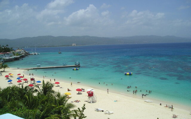 Hotel Breezes Montego Bay