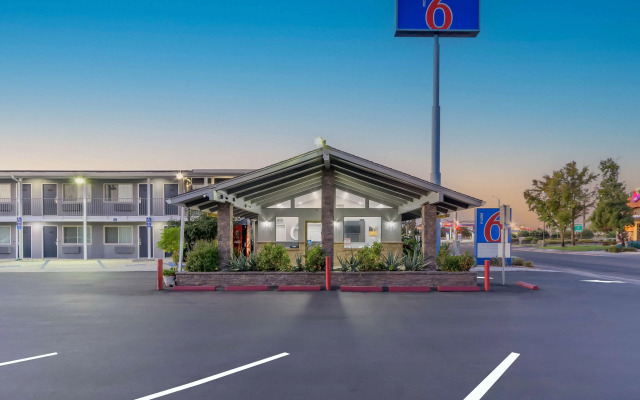 Motel 6 Willows, CA