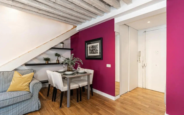 BNBHolder Charming Duplex Attic SOL
