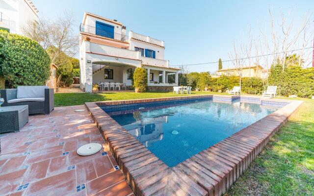 Sol in L'Escala with 4 bedrooms and 3 bathrooms