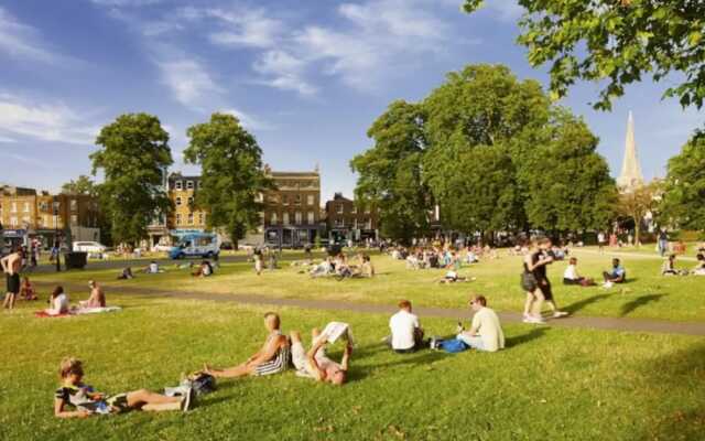 Stunning 1 Bedroom Flat in Amazing Location