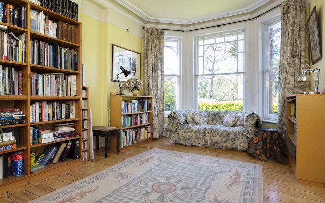 Veeve - Big Oakfield House