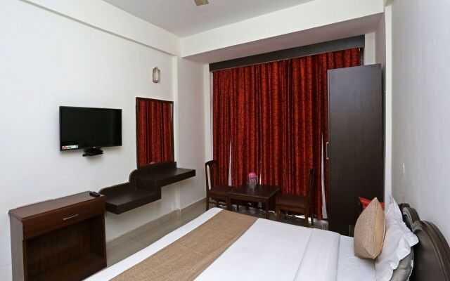 OYO 13243 Hotel City Castle
