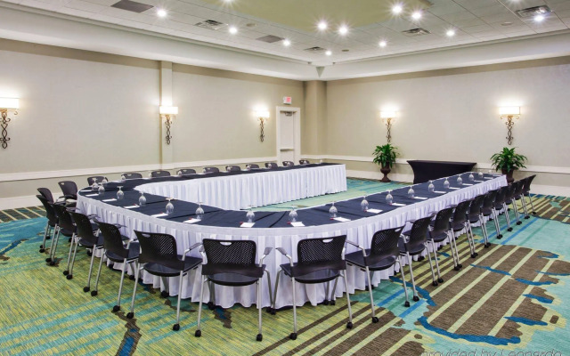 Crowne Plaza Charleston Airport - Conv Ctr by IHG