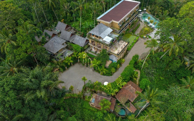 Hoshi Jungle Resort