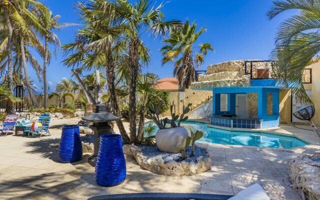 Luxury 4br4ba Villa w Hottub Pool Ocean Views