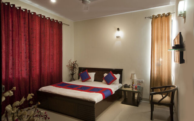 OYO 530 Hotel Azhan Residency