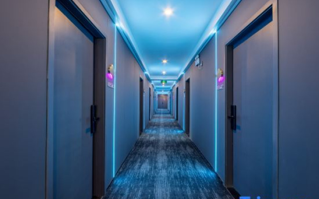 Jing'e Hotel | Tencent Tianmei Esports Co branded (Shanghai Fengxian Nanqiao Branch)