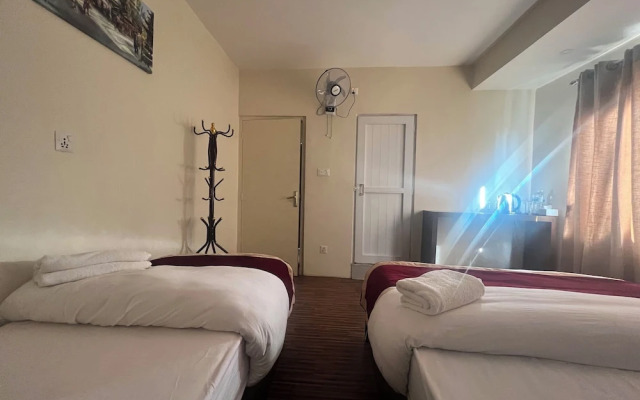 Hotel Down to Earth
