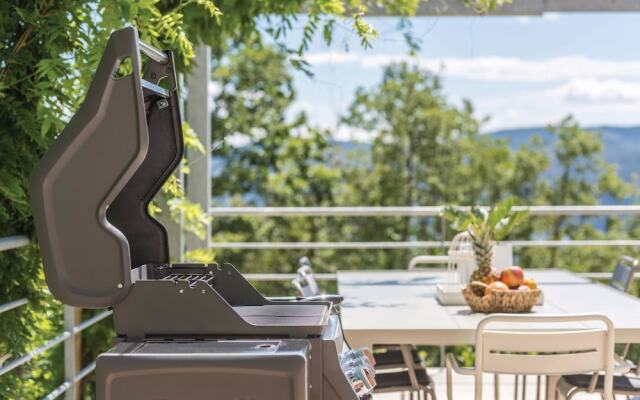 Beautiful Home in Plomin With Jacuzzi, Wifi and 1 Bedrooms