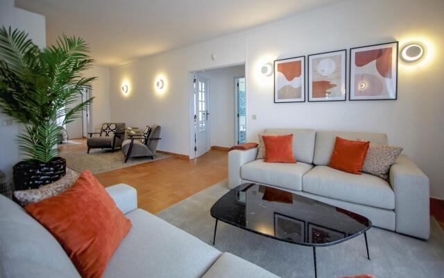 Villa Miracampo by Portucasa