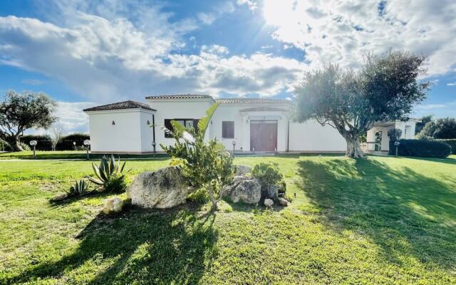 Countryside Villa With Private Pool and sea View
