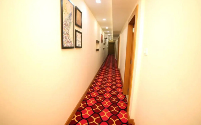 Banyan Hotel&Restro