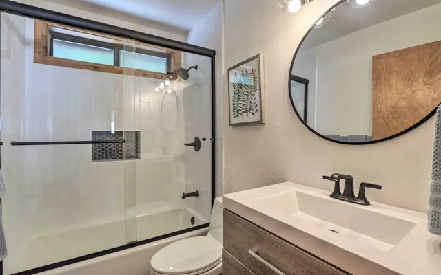 Tahoe Donner Retreat w/ Decks & Lake Access!