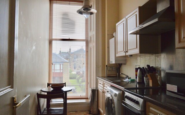 Period Flat With Parking & Arthurs Seat Views
