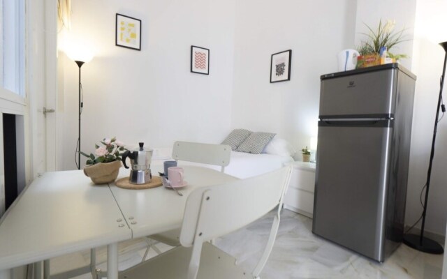 RentalSevilla Estudio con terraza junto a la Alameda
