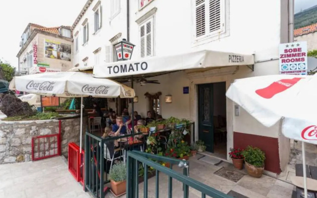 Tomato Old Town entrance