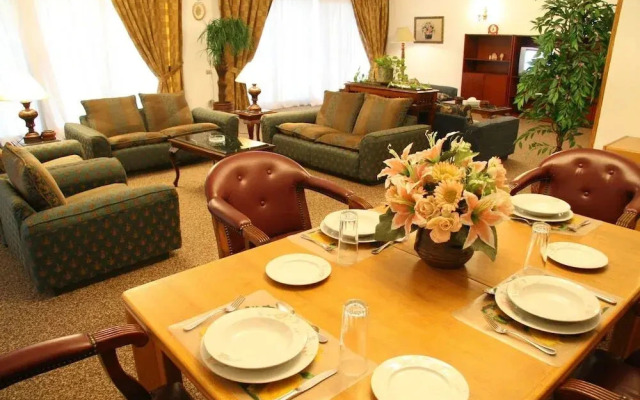 Nile Star Suites  Apt