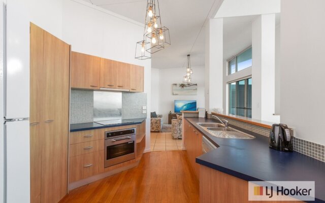 Exclusive Ocean View Penthouse On Marine Parade