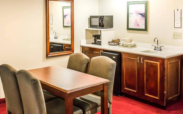 Norwood Inn Hudson - Akron North