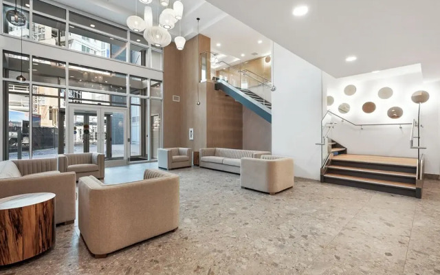 AQUA Corner Unit w Amazing View 614