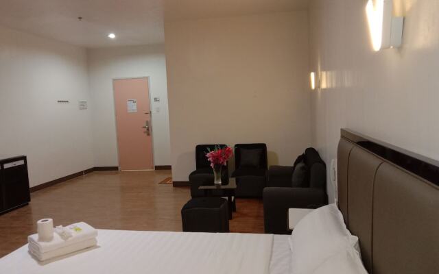Meaco Royal Hotel- Lucena