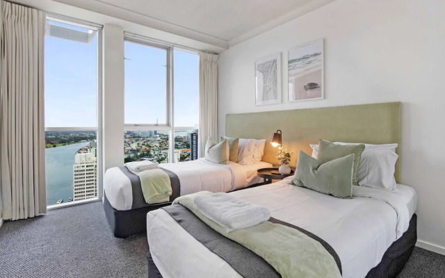 Chevron Renaissance - Wow Stay