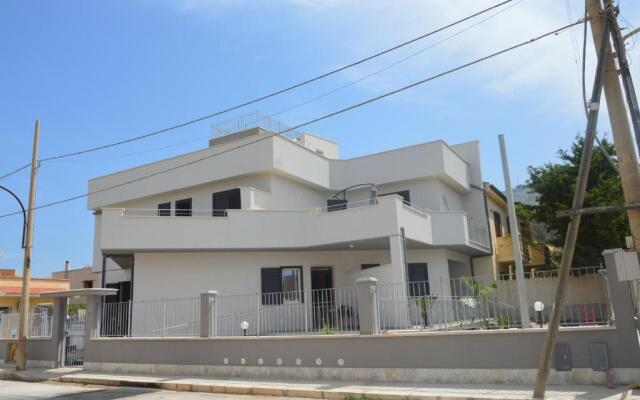 Eryx Apartments